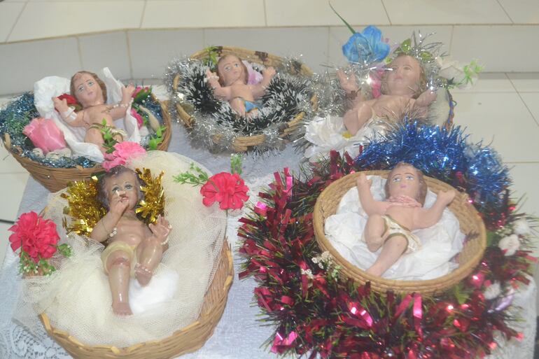 Los cinco niños de participan de las celebraciones comunitarias en la Catedral de Fuerte Olimpo.