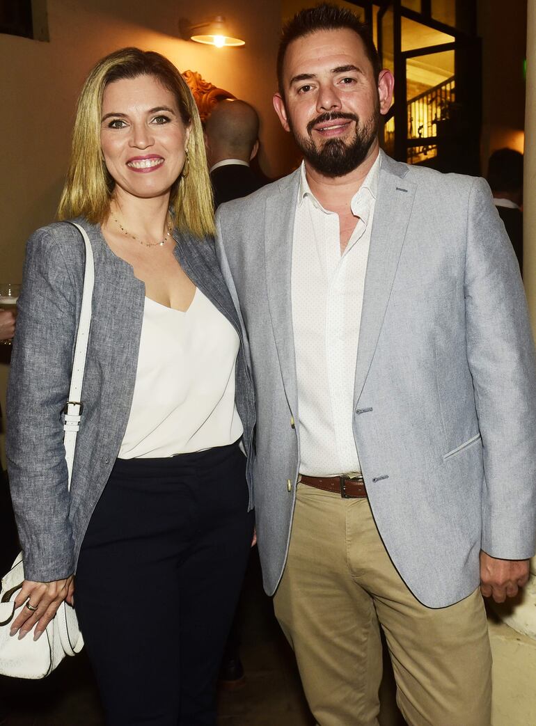 Marina Lambaré y Williams Cartes.