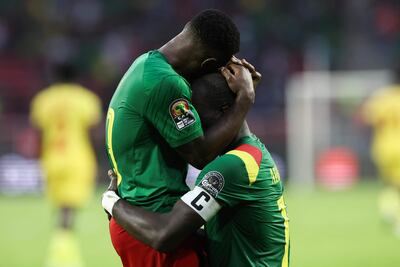 Vincent Aboubakar (d) celebrando uno de los goles que le convirtió a Etiopía en la goleada de Camerún.
