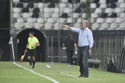 Álvaro Gutiérrez dejó de ser el entrenador del Universitario de Perú.