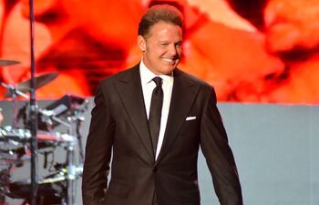 Luis Miguel ahora luce totalmente diferente a como se lo ve en esta imagen.