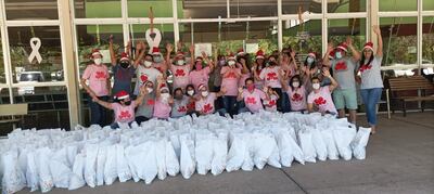 Un grupo de los voluntarios en el Hospital del Cáncer.