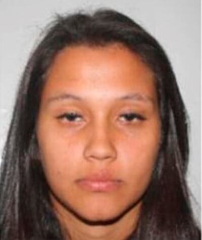 una joven recibió un disparo de arma de fuego en la parte posterior de la cabeza, la madrigada dehoy en el barrio Sagrada Familia. Falleció en el hospital horas después.