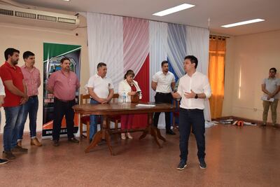 El Ministro de la Juventud, Edgar Colman, dirigiéndose a los presentes.