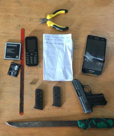 Evidencias encontradas en la celda de Vicente Leiva Piatti en el Penal de Coronel Oviedo.