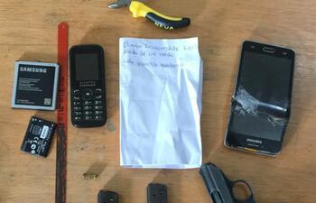 Evidencias encontradas en la celda de Vicente Leiva Piatti en el Penal de Coronel Oviedo.