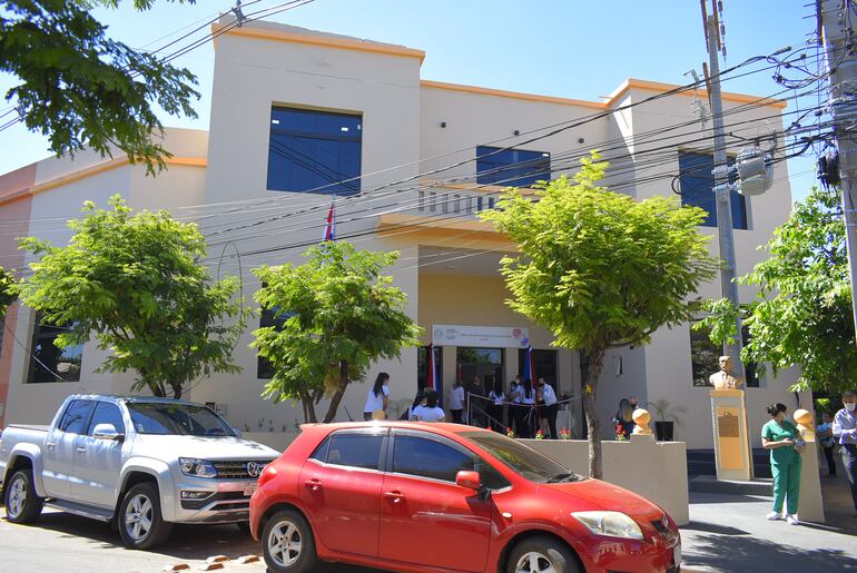 Fachada de la Dirección Departamental de Educación de Guairá, en el microcentro de la ciudad de Villarrica.