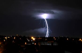 Imagen de archivo sobre una tormenta eléctrica en Paraguay.