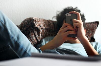 Negociar en familia: a medida en que crecen los hijos es importante conversar periódicamente con ellos sobre cómo repartir las tareas en la casa.