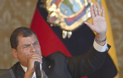 El expresidente de Ecuador Rafael Correa fue sentenciado a 8 años de prisión por  cobro de “aportes indebidos”, según la justicia de su país, que además lo inhabilitó políticamente.