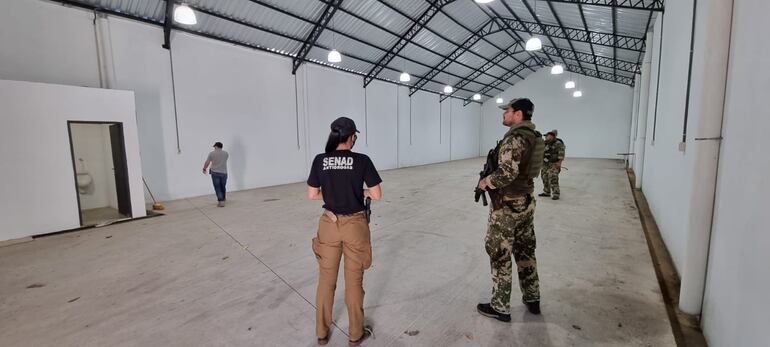 Allanamiento y toma de posesión de un depósito de grandes proporciones vinculado a la firma Tapyracuai S.A.