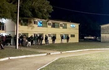 En el albergue de Ayolas ahora hay 39 casos positivos de covid-19, tras recibir a 54 connacionales provenientes de Brasil. En siete días se les tomará un nuevo test.