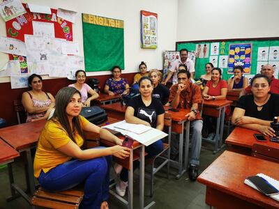 Comisión de padres de la Asociación Cooperadora Escolar (ACE) de la escuela básica Nro.112 "Gral. Higinio Morínigo", de Encarnación.