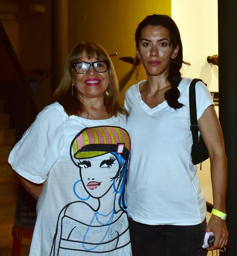 María Victoria y Rocío Teixido.