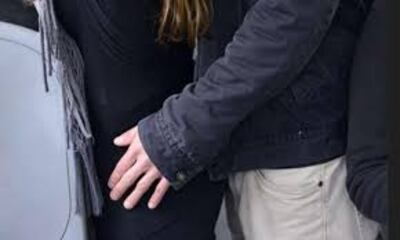 Manoseo en la vía pública.