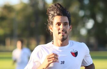 Jorge “Conejo” Benítez debutó ayer con un gol con la casaca de Colón de Santa Fe.