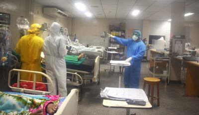 Una vez que el sistema de salud público se quede sin camas UTI, se recurrirá al servicio de los sanatorios privados.