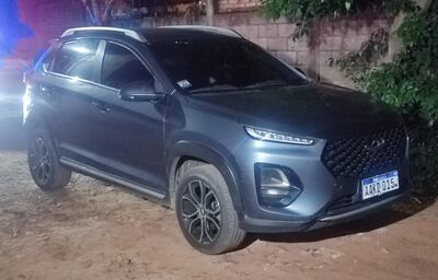 El vehículo que fue robado y posteriormente abandonado en Mariano Roque Alonso.