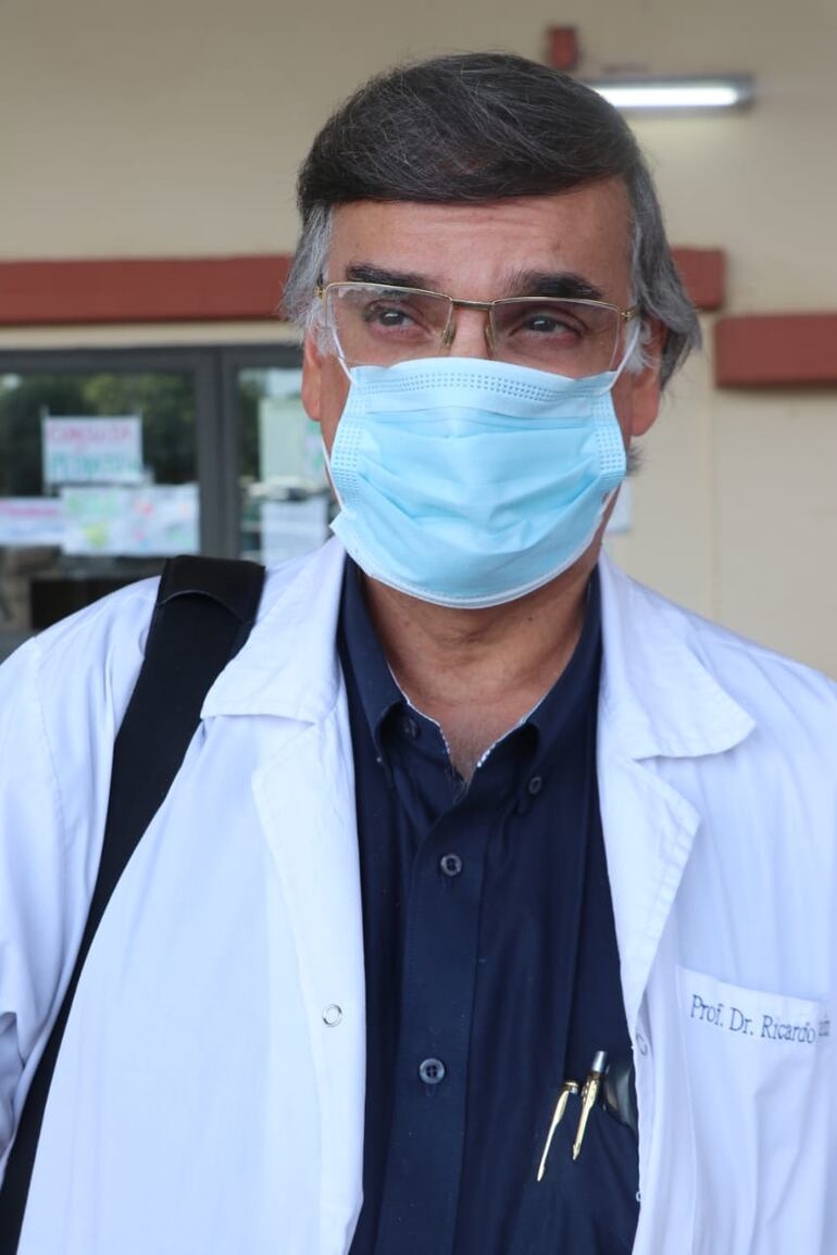Dr. Ricardo Iramain.