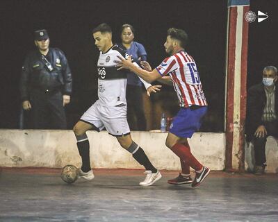 Escena del juego Pte. Hayes vs. Olimpia. Goleó el franjeado.