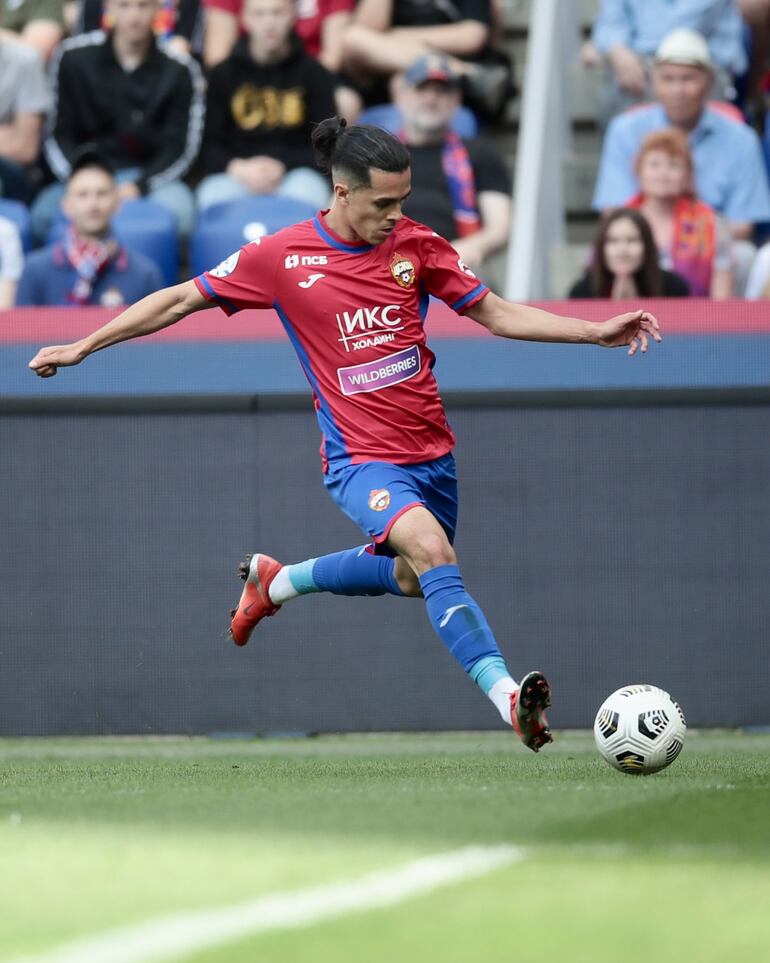 Jesús Medina, en acción durante el partido que el CSKA Moscú ganó ayer en el inicio de la Liga Premier rusa.