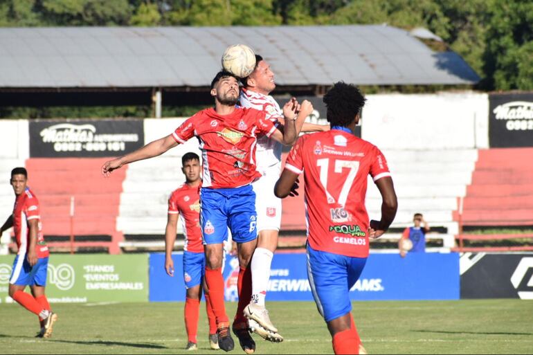 Atlético Colegiales consiguió su primera victoria en la cuarta fecha