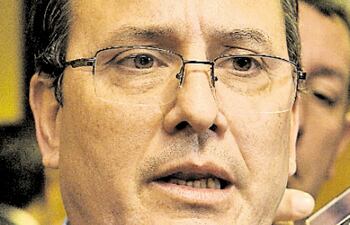 Pastor Vera Bejarano, líder de la bancada “C” del PLRA en Diputados. Proyectista de la expropiación en Tacuatí.