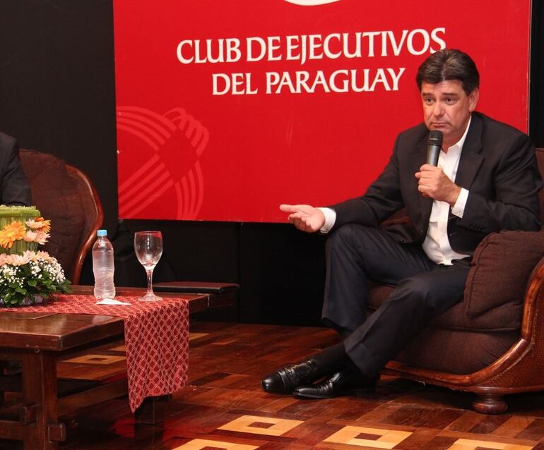 Efraín Alegre en el Club de Ejecutivos en 2013.