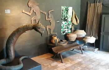 Los siete mitos: hijos de Tau (espíritu del mal) y Kerana pueden ser apreciados en tamaños de más de un metro de alto.