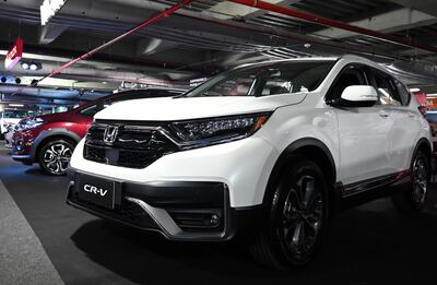 La elegante camioneta SUV CR-V fija el estándar de diseños para su categoría.