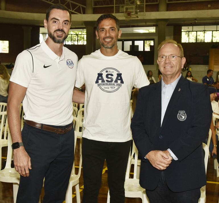 Bruno Zanotti, Roque Santa Cruz y Camilo Pérez.
