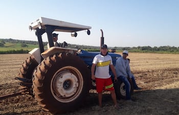 Los invasores alquilan un sector de la base de la Fuerza Aérea a productores brasileños.