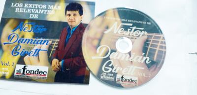 Portada del nuevo disco de Néstor Damián Girett, que reúne 18 de sus principales éxitos.