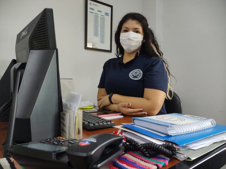 Cinthia Carolina Zorrilla es una de las funcionarias del Hospital de Clínicas que logró superarse