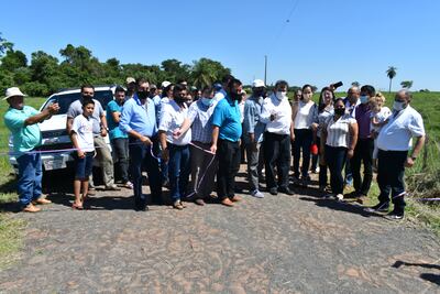 Las autoridades destacaron esta obra ya que necesitaban un camino de todo tiempo.