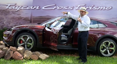 Miguel Carrizosa, titular de Diesa, presentó la primera versión del Taycan Cross Turismo que arribó al país.