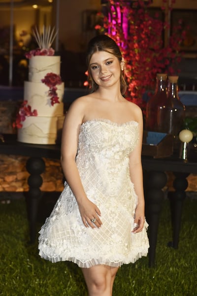 Amalia María Giubi Casco lució hermosa en su fiesta de quince años.