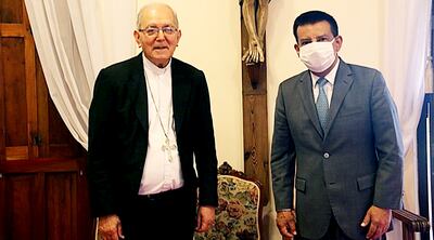 El arzobispo de Asunción, Edmundo Valenzuela, y el diputado Ramón Romero Roa (ANR, Añetete).