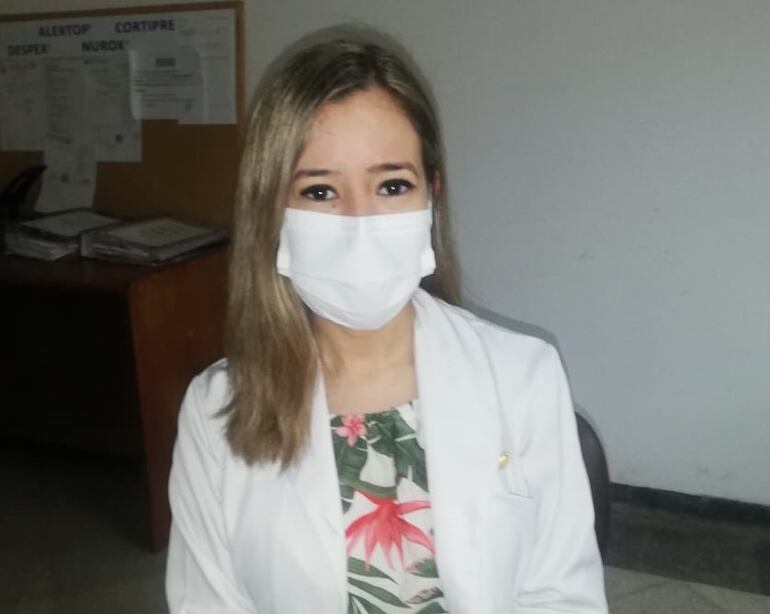 Dra. Ana Claudia Rivas, jefa de Residentes del Servicio de Dermatología.