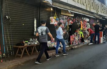 Escaso movimiento comercial en CDE