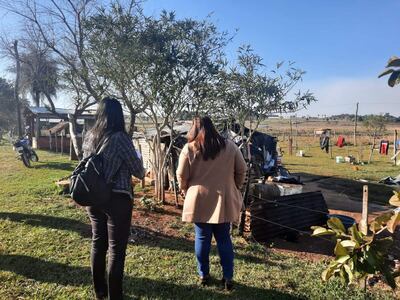 La jueza Sady Barreto, en compañía de la asesora jurídica del Indert, regional Paraguarí, Abogada Zulma Torres, verificaron la ocupación.