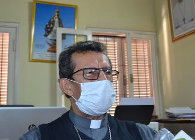 Monseñor Pedro Collar Noguera instó a rezar con amor.