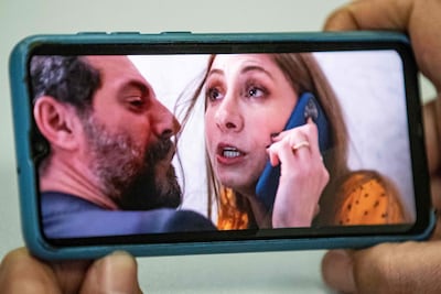 Una escena de "Ashab wala Aaz" con los actores Adel Karam and Diamand Bou Abboud.