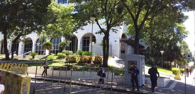 Evacuación del Palacio de Justicia por amenaza de bomba.