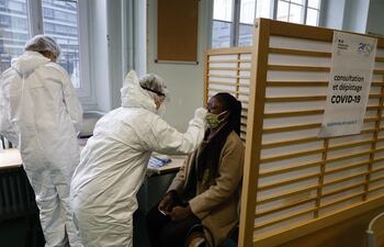 Los contagios en Francia aumentarán a 50.000 diarios a comienzos de agosto