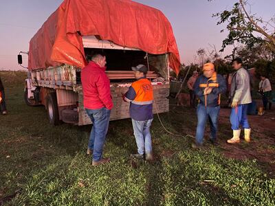 Momento en que el camión de la SEN llegó en el lugar del tornado.