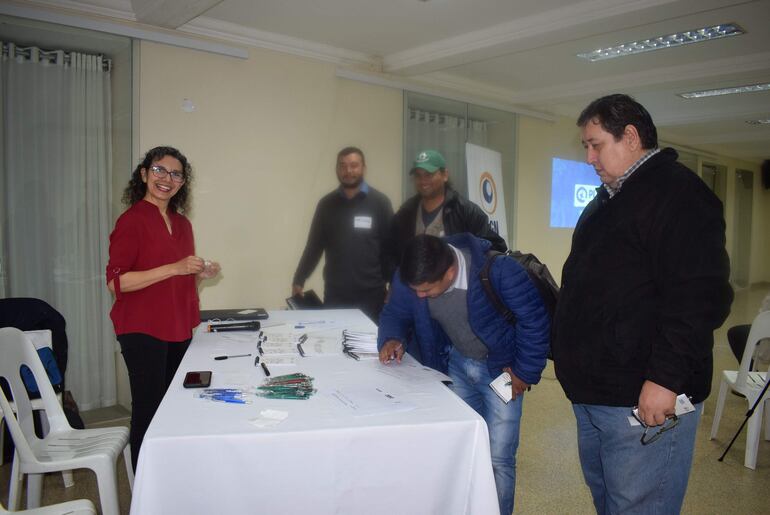 Varios periodistas de diferentes medios de comunicación del departamento de Paraguarí, se capacitaron sobre el manejo de la información sobre la niñez