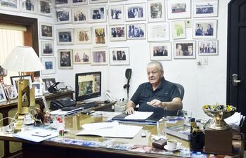 “¡No leyó el tratado (de Itaipú)!”, dice el ex presidente Juan Carlos Wasmosy sobre el experto Jeffey Sachs.