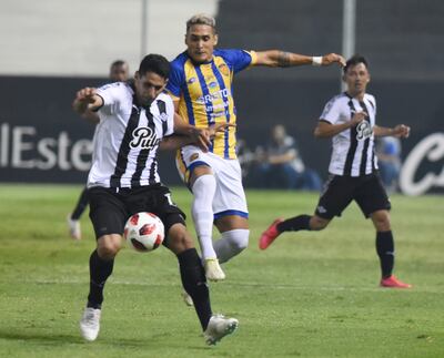 Presión de Orlando Gaona Lugo sobre el liberteño Diego Viera.