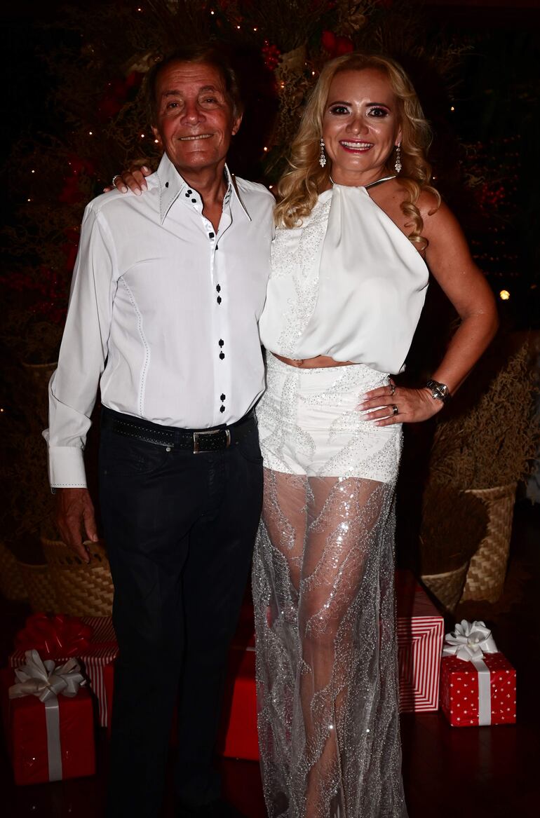 Jacques y Sarah Allinquant en el Yacht y Golf Club Paraguayo.